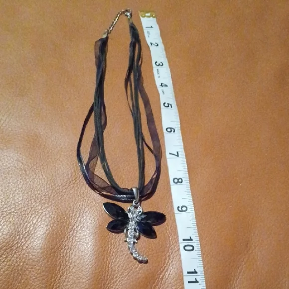 -- Chic Black Dragonfly Pendant Necklace - Picture 4 of 5